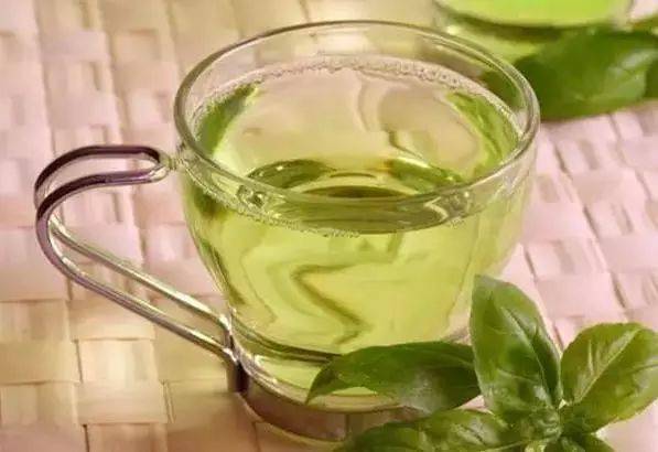 喝一杯自制的绿茶苦瓜茶,让你甩掉10年的游泳圈