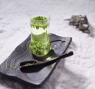 卖得贵还火!难道竹叶青峨眉高山绿茶就凭这口鲜?