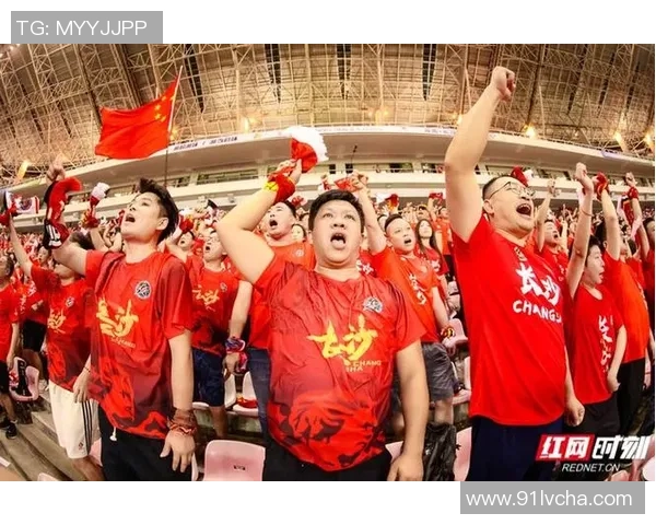 球迷热情追随足球明星的足迹与情感连接探索