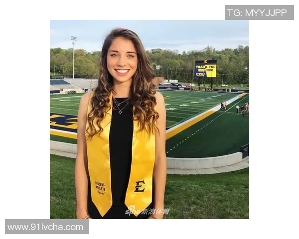 足球女神风采尽显球场 外貌与实力并存的足球女星头像解析